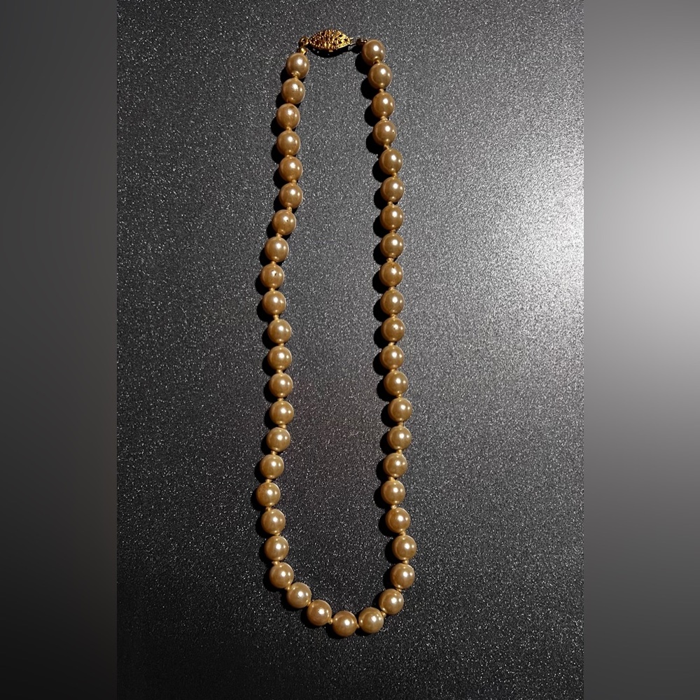 Classic Pearl Necklace